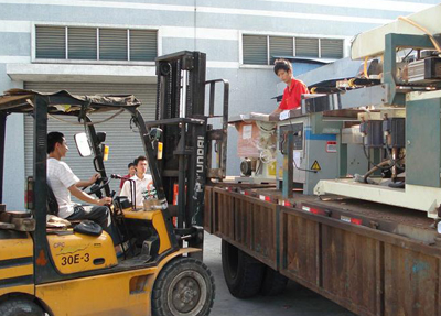 �c������D